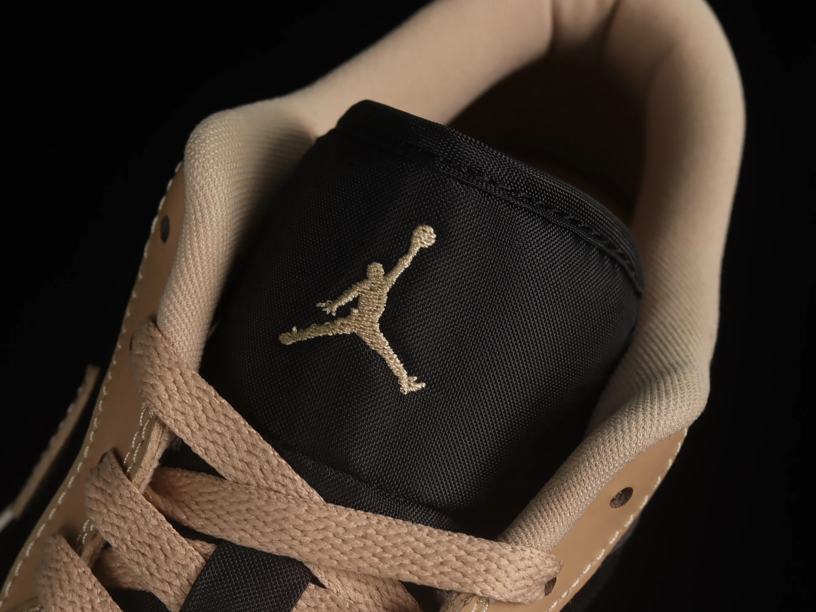 All categories Air Jordan Jordan series basketball shoes Air Jordan 1 Low G version pure original Air Jordan 1 Low "Desert" AJ1 Joe 1 milk tea color cultural and leisure sports sneakers DC0774-201